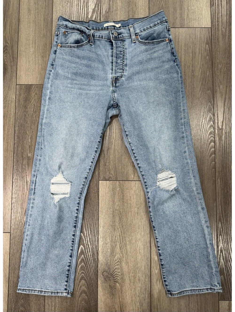 Levi's Women's Wedgie Straight Jeans Medium Wash Denim Blue Size 31 Distressed